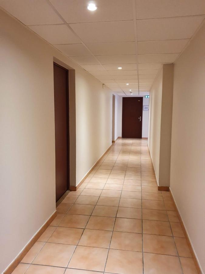 Joli Appartement T2 Dans Residence Avec Piscine, Hammam Et Parking Gratuits Carcassone Exterior photo
