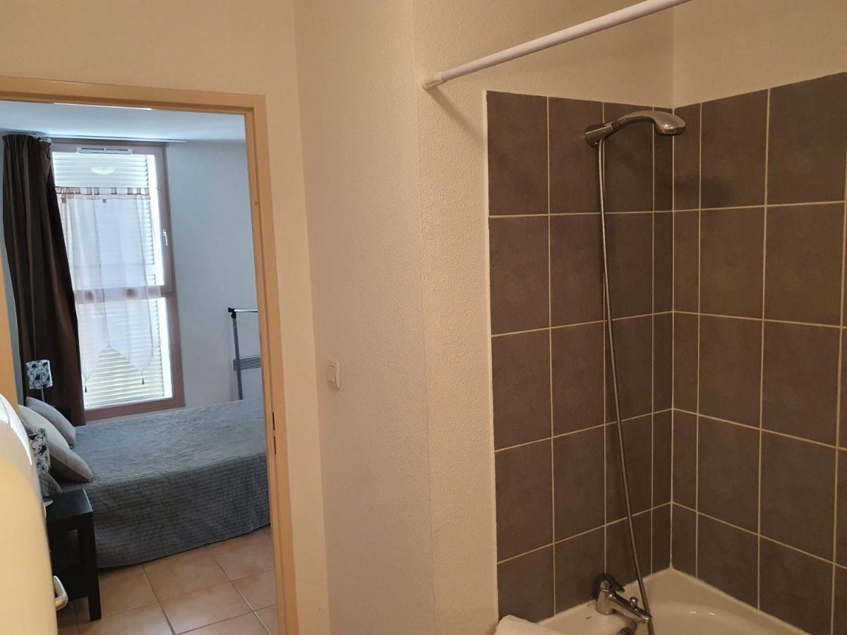 Joli Appartement T2 Dans Residence Avec Piscine, Hammam Et Parking Gratuits Carcassone Exterior photo